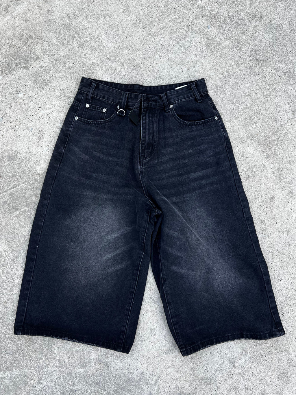 Essence Core Baggy Shorts
